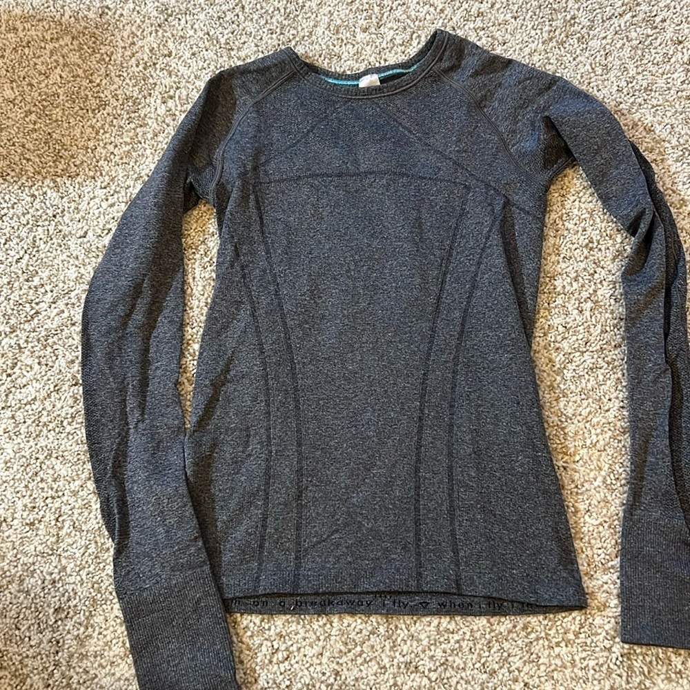 Ivivva Ling sleeve shirt Size 10